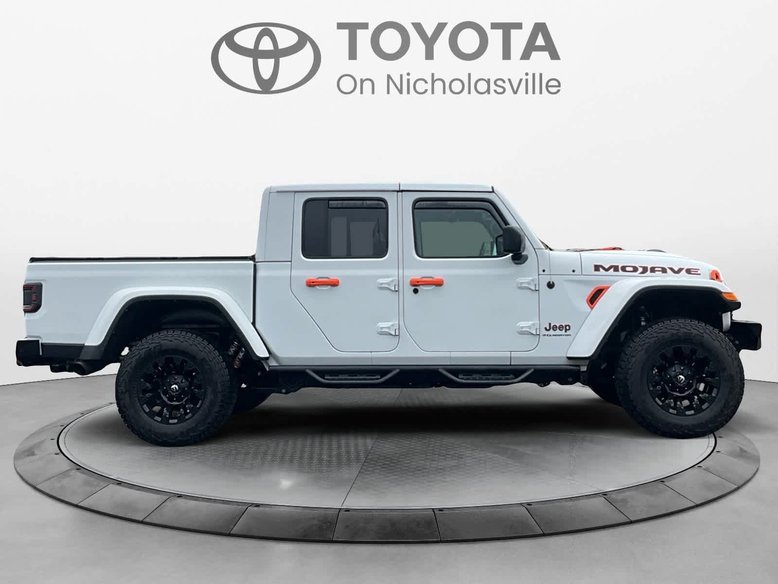 Used 2023 Jeep Gladiator Mojave w/ LED Lighting Group AWD/4WD image 6