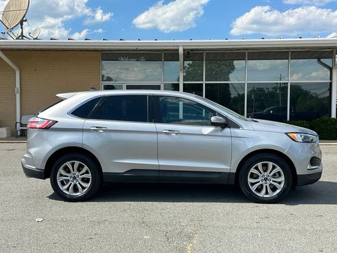 Used 2022 Ford Edge Titanium AWD/4WD image 9