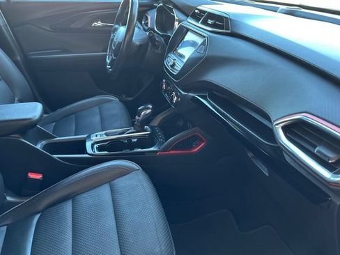 Used 2022 Chevrolet TrailBlazer RS FWD image 19