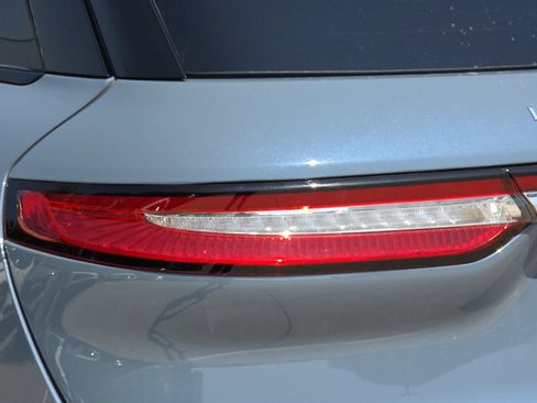 Used 2025 Lincoln Corsair FWD w/ Equipment Group 101A image 33