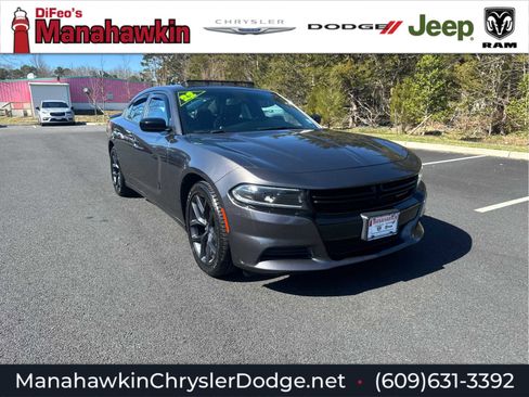Certified 2022 Dodge Charger SXT w/ Plus Group RWD image 1
