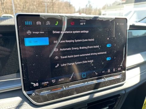 New 2026 Volkswagen Tiguan SE AWD/4WD image 17