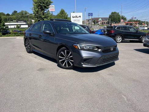 Used 2022 Honda Civic EX image 1