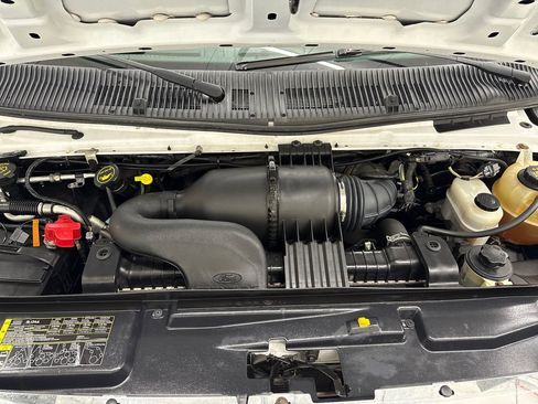 Used 2016 Ford E-350 and Econoline 350 Super Duty RWD image 12