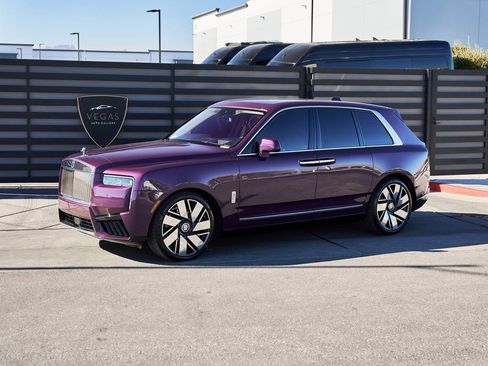 Used 2025 Rolls-Royce Cullinan AWD/4WD image 6
