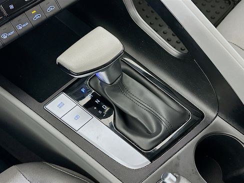 Used 2023 Hyundai Elantra SEL image 24