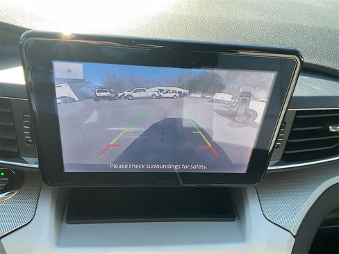 Used 2021 Ford Explorer XLT w/ Equipment Group 202A image 24