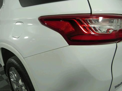 Used 2018 Chevrolet Traverse High Country image 34