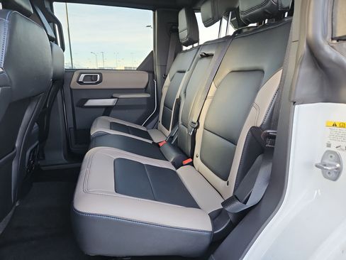 Used 2023 Ford Bronco Wildtrak image 42