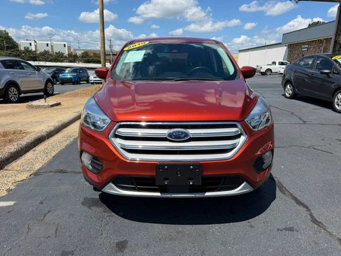Used 2019 Ford Escape SE AWD/4WD image 2