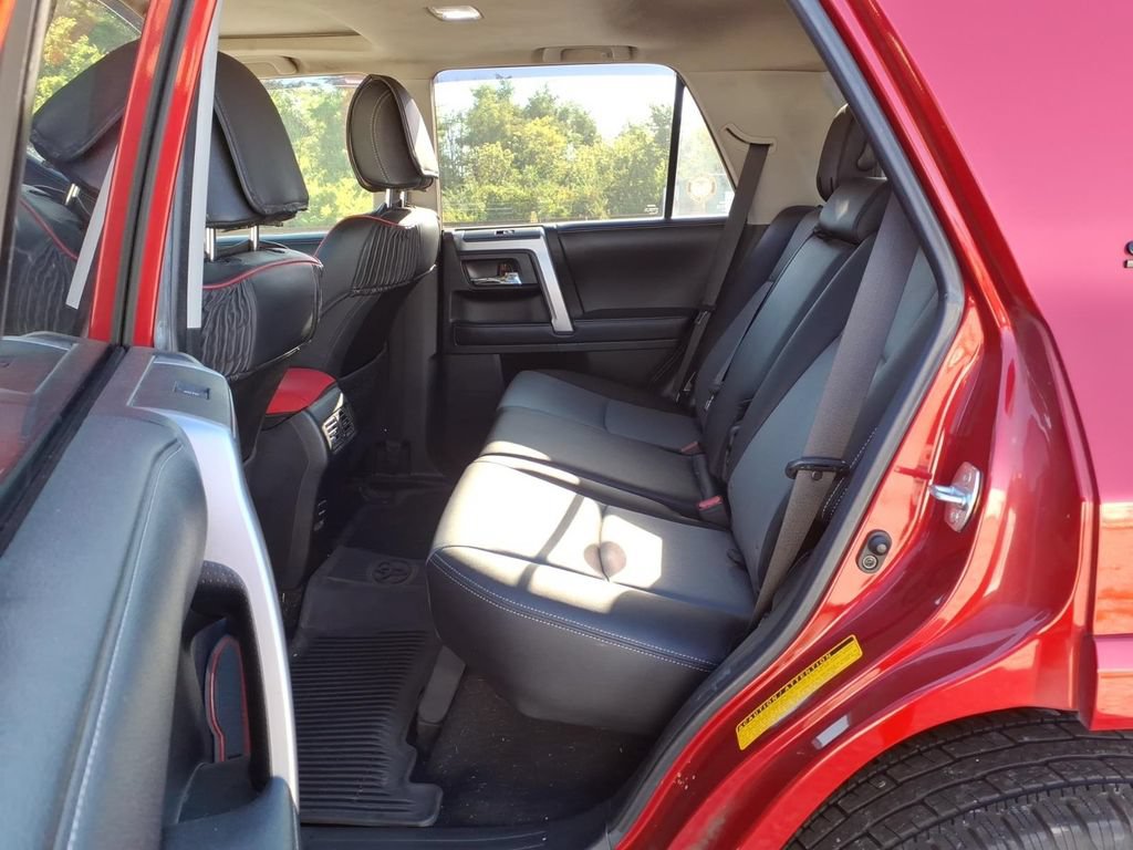 Used 2019 Toyota 4Runner SR5 Premium AWD/4WD image 32
