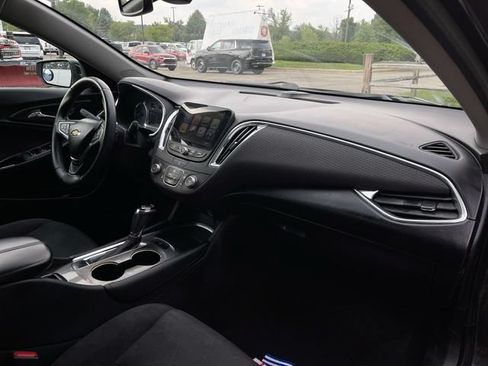 Used 2018 Chevrolet Malibu LT FWD image 27