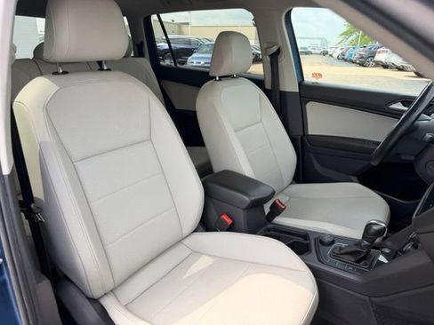Used 2019 Volkswagen Tiguan SE w/ Panoramic Sunroof Package AWD/4WD image 19