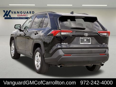 Used 2020 Toyota RAV4 XLE FWD image 7
