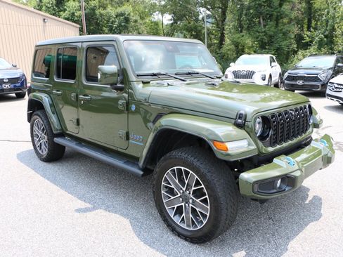 Used 2024 Jeep Wrangler High Altitude AWD/4WD image 9