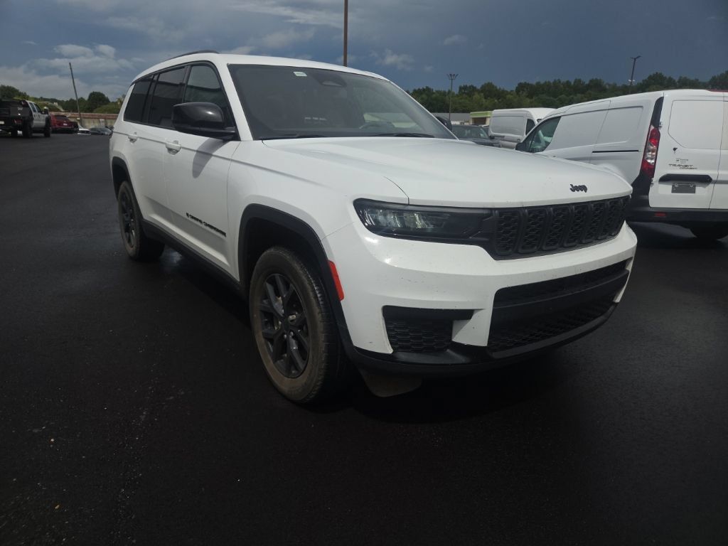 Used 2024 Jeep Grand Cherokee L Laredo RWD image 1