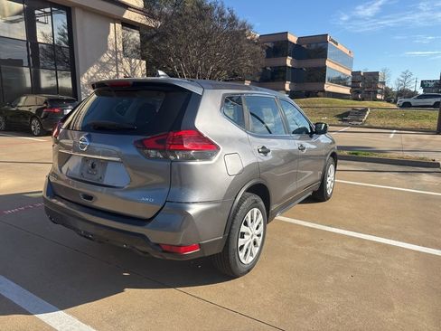 Used 2017 Nissan Rogue S image 10
