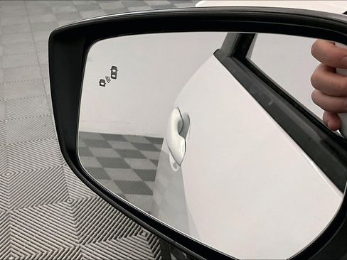 New 2025 Nissan Versa SV w/ Trunk Package image 90