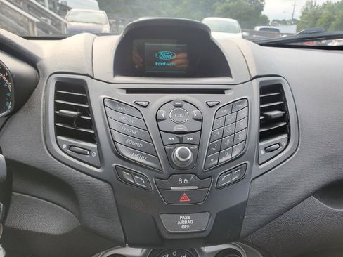 Used 2015 Ford Fiesta SE FWD image 19