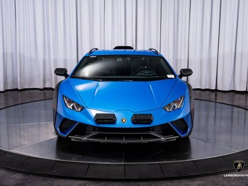 Used 2024 Lamborghini Huracan Sterrato image 8