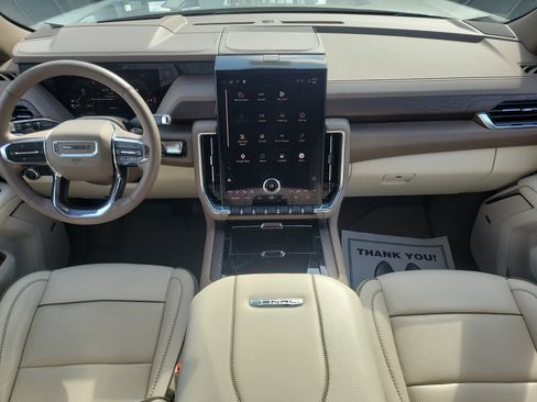Used 2025 GMC Yukon XL Denali w/ Sun & Power Step Package AWD/4WD image 9