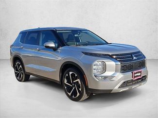 Used 2024 Mitsubishi Outlander SE video 3