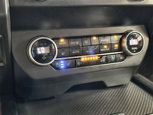 Used 2021 Ford Expedition Limited image 21