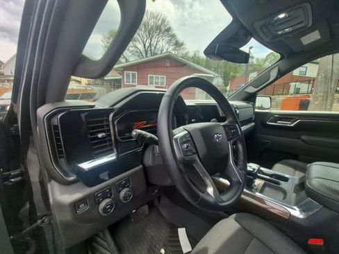 Used 2023 Chevrolet Silverado 1500 RST image 10