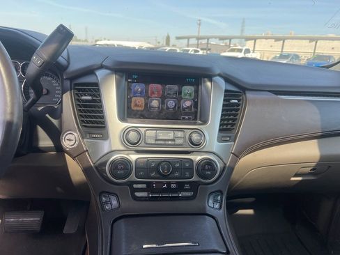Used 2017 Chevrolet Suburban Premier image 10