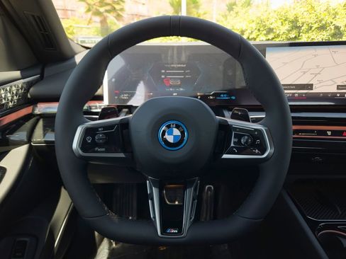 New 2026 BMW 550e xDrive w/ Premium Package AWD/4WD image 15