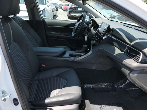 Used 2024 Toyota Camry SE FWD image 27