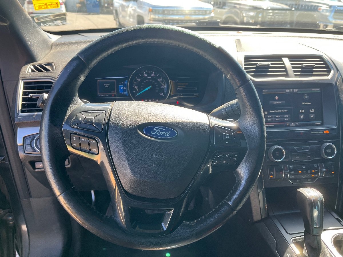 Used 2016 Ford Explorer XLT w/ Equipment Group 202A FWD image 10