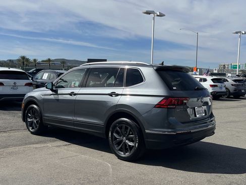 Certified 2023 Volkswagen Tiguan SE image 3