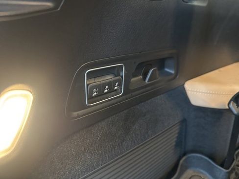 Used 2024 Mercedes-Benz GLS 580 4MATIC image 41