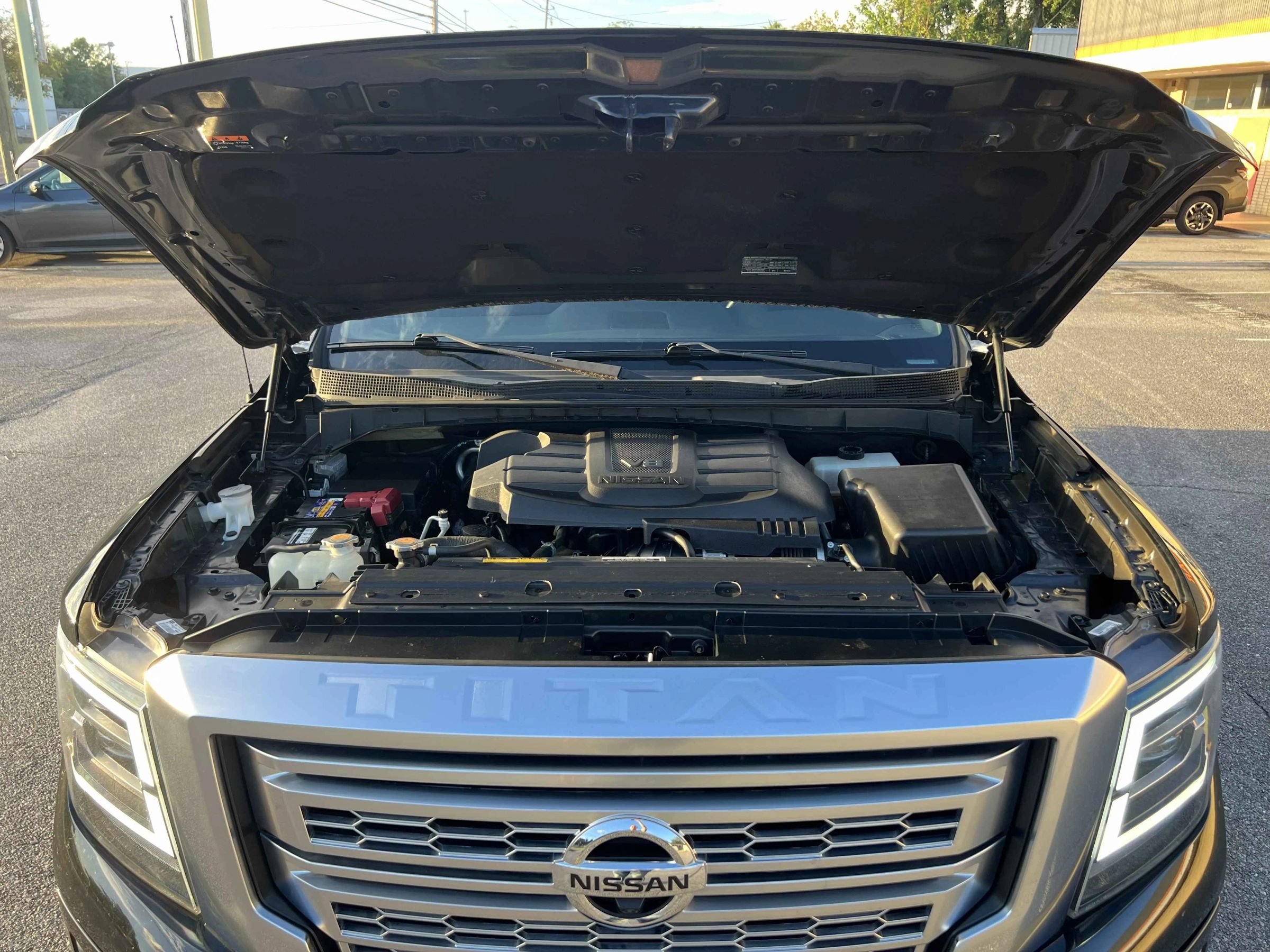 Used 2021 Nissan Titan Platinum Reserve w/ Moonroof Package RWD image 11
