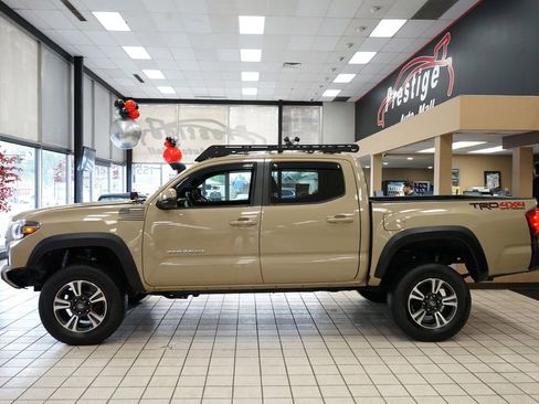Used 2016 Toyota Tacoma TRD Off-Road w/ Towing Package AWD/4WD image 3