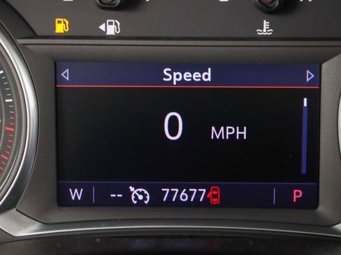 Used 2021 Chevrolet Traverse LT image 16