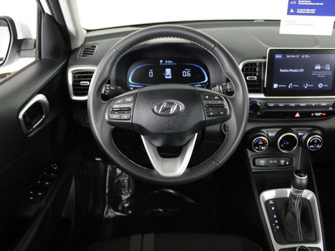 Certified 2026 Hyundai Venue SEL FWD image 20