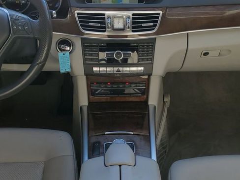 Used 2014 Mercedes-Benz E 350 Sedan image 23