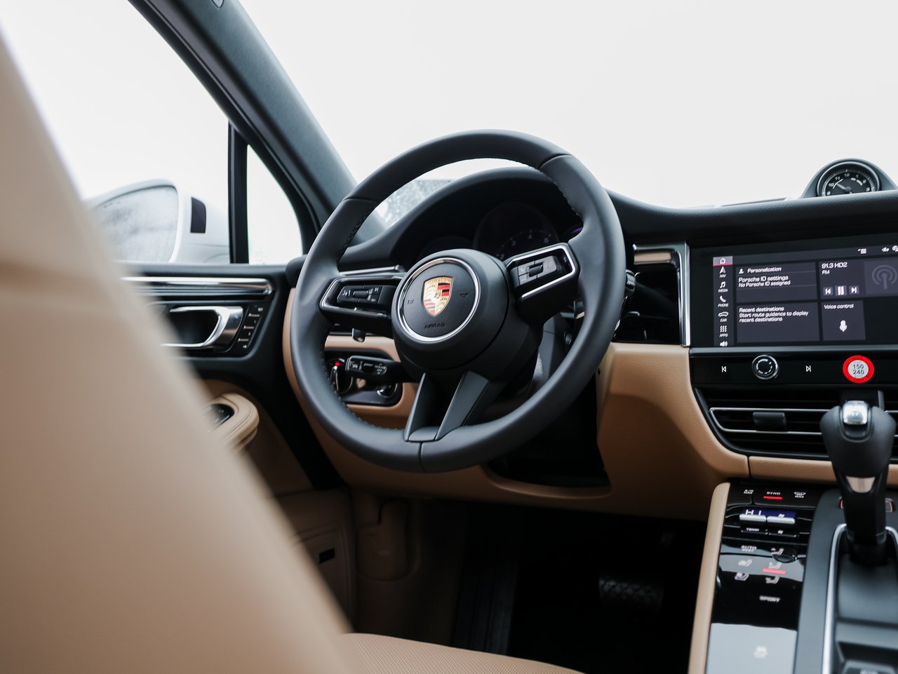 Certified 2026 Porsche Macan AWD/4WD image 27