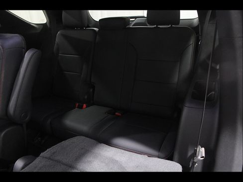 Used 2024 Chevrolet Traverse Z71 w/ Enhanced Driving Package AWD/4WD image 23