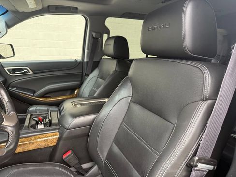 Used 2017 GMC Yukon Denali w/ Open Road Package AWD/4WD image 19