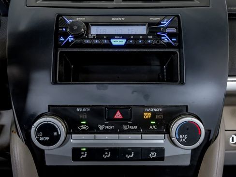 Used 2012 Toyota Camry LE image 33