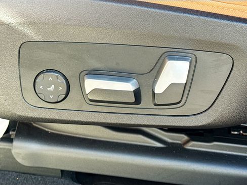 Used 2022 BMW X3 M40i w/ Premium Package image 25