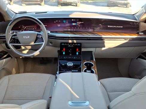 Used 2025 Cadillac Escalade Sport Platinum AWD/4WD image 19