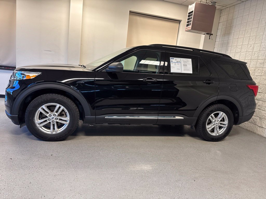 Used 2023 Ford Explorer XLT w/ Class IV Trailer Tow Package AWD/4WD image 37
