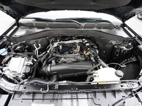 Certified 2025 Ford Explorer Active w/ Active Comfort Package AWD/4WD image 29