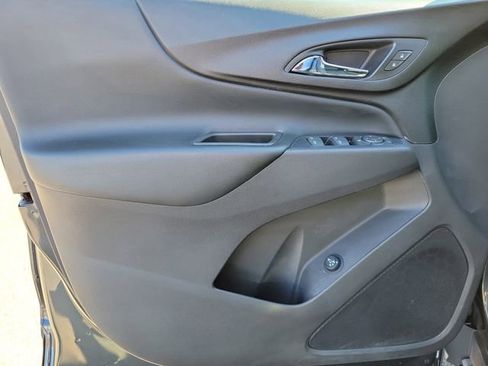 Used 2020 Chevrolet Equinox LT w/ Driver Convenience Package image 19