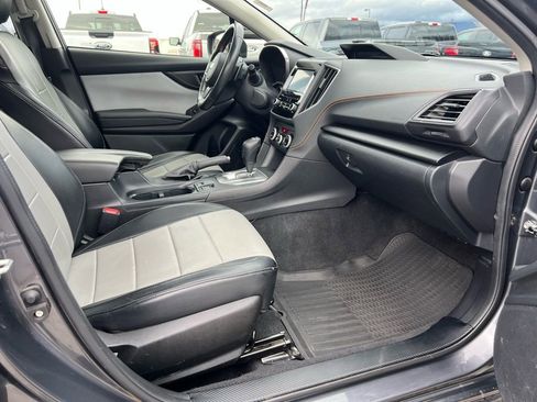 Used 2022 Subaru Crosstrek 2.0i Premium w/ Moonroof Package image 18