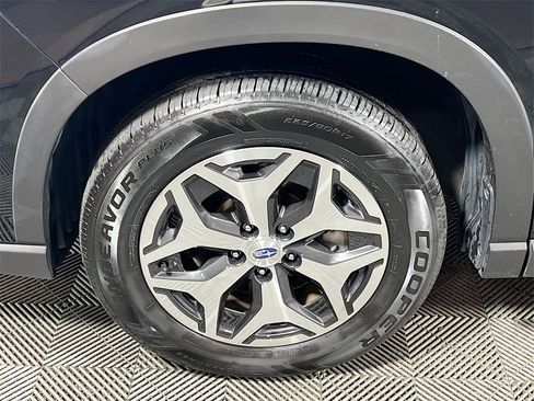 Used 2023 Subaru Forester Premium image 27